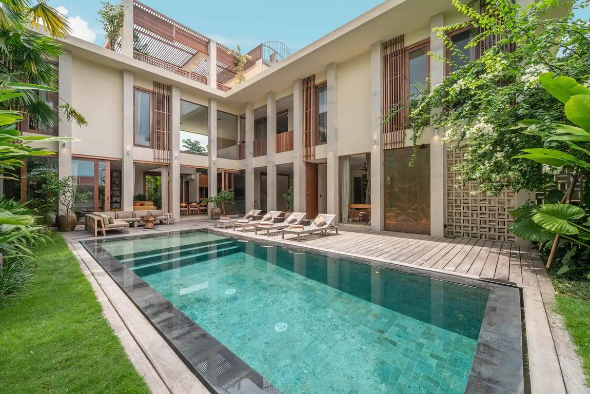 Ayala Saya: 4 Bedroom Villa in Pererenan | Book Now!